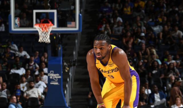 pg电子游戏官网官方网站-9中2！布朗尼湖人首秀低迷，美媒：双手叉腰像詹姆斯