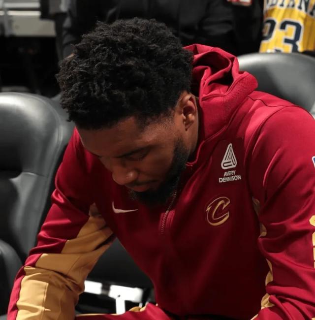 pg电子河南站-米切尔独木难支！骑士伤兵满营赛季初恐迅速掉队